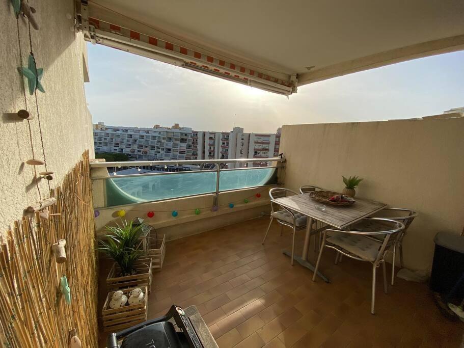 Joli Studio Vue Mer Et Port 모기오 외부 사진
